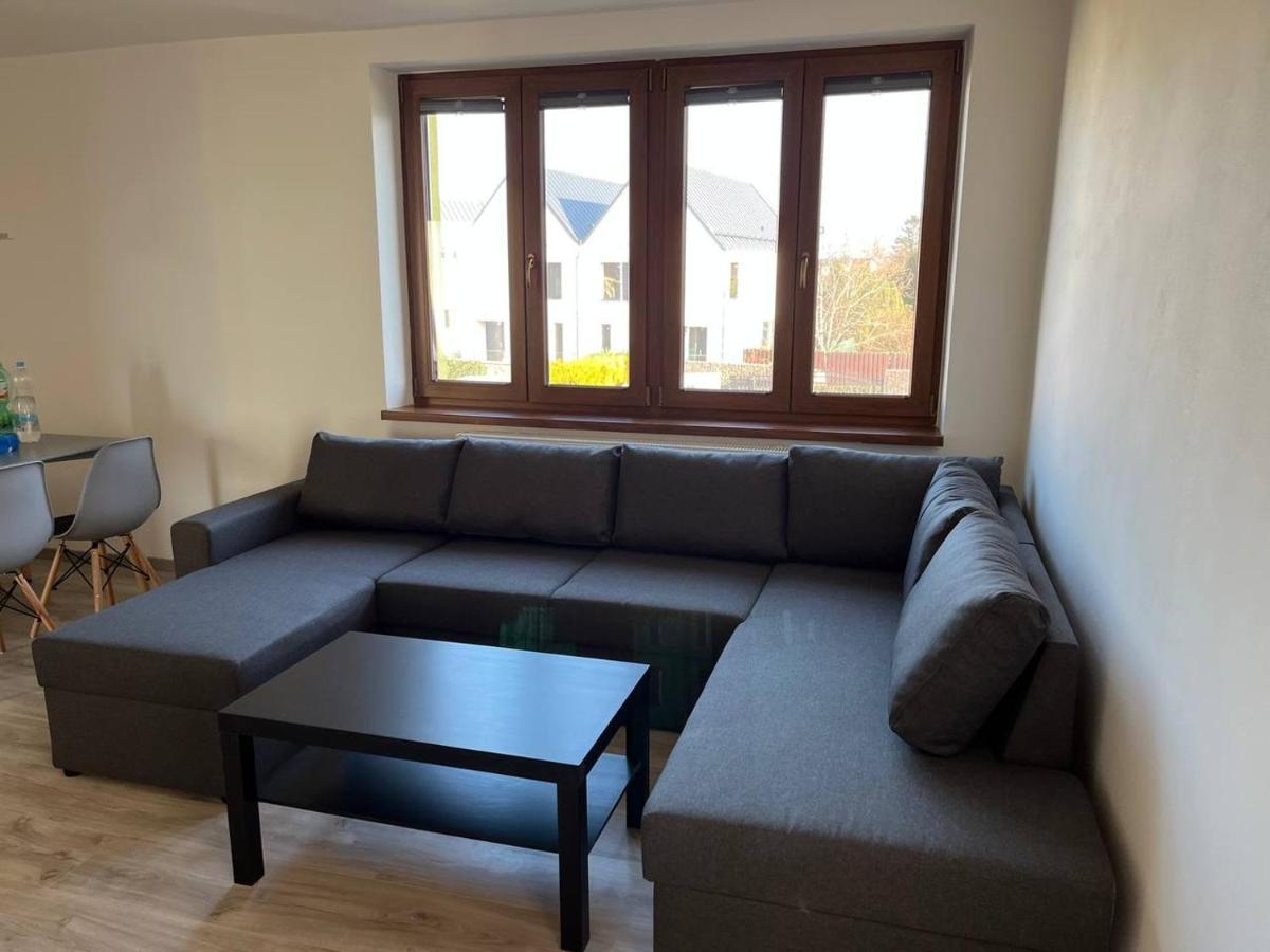Apartment Golden Prague 78 Vestec  Extérieur photo