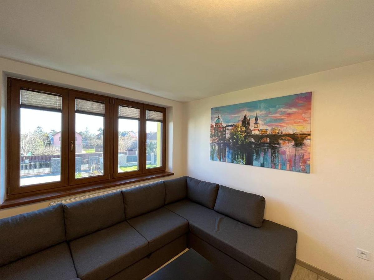Apartment Golden Prague 78 Vestec  Extérieur photo