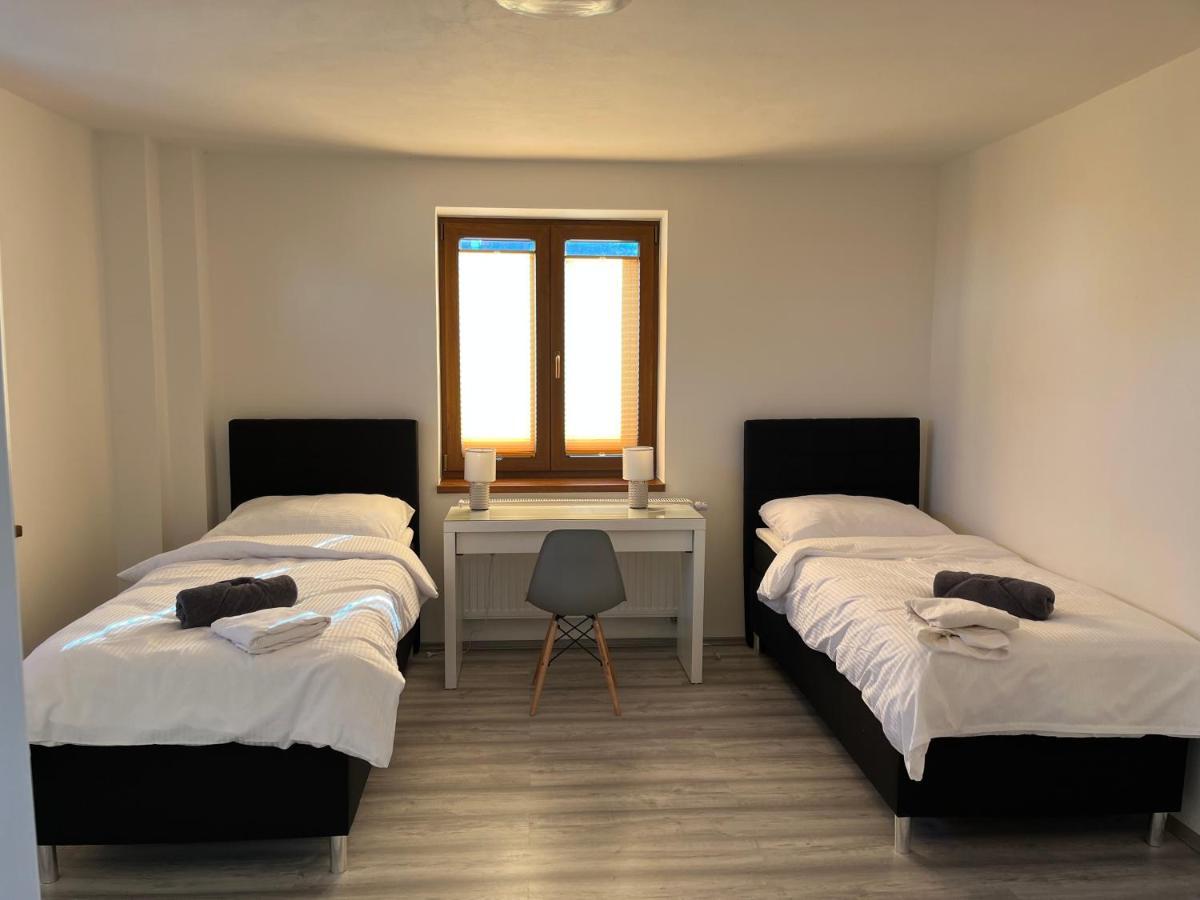 Apartment Golden Prague 78 Vestec  Extérieur photo
