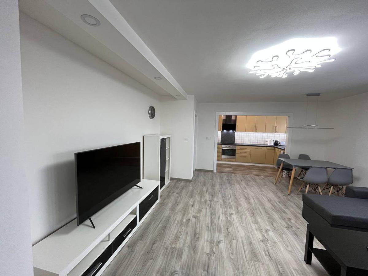 Apartment Golden Prague 78 Vestec  Extérieur photo