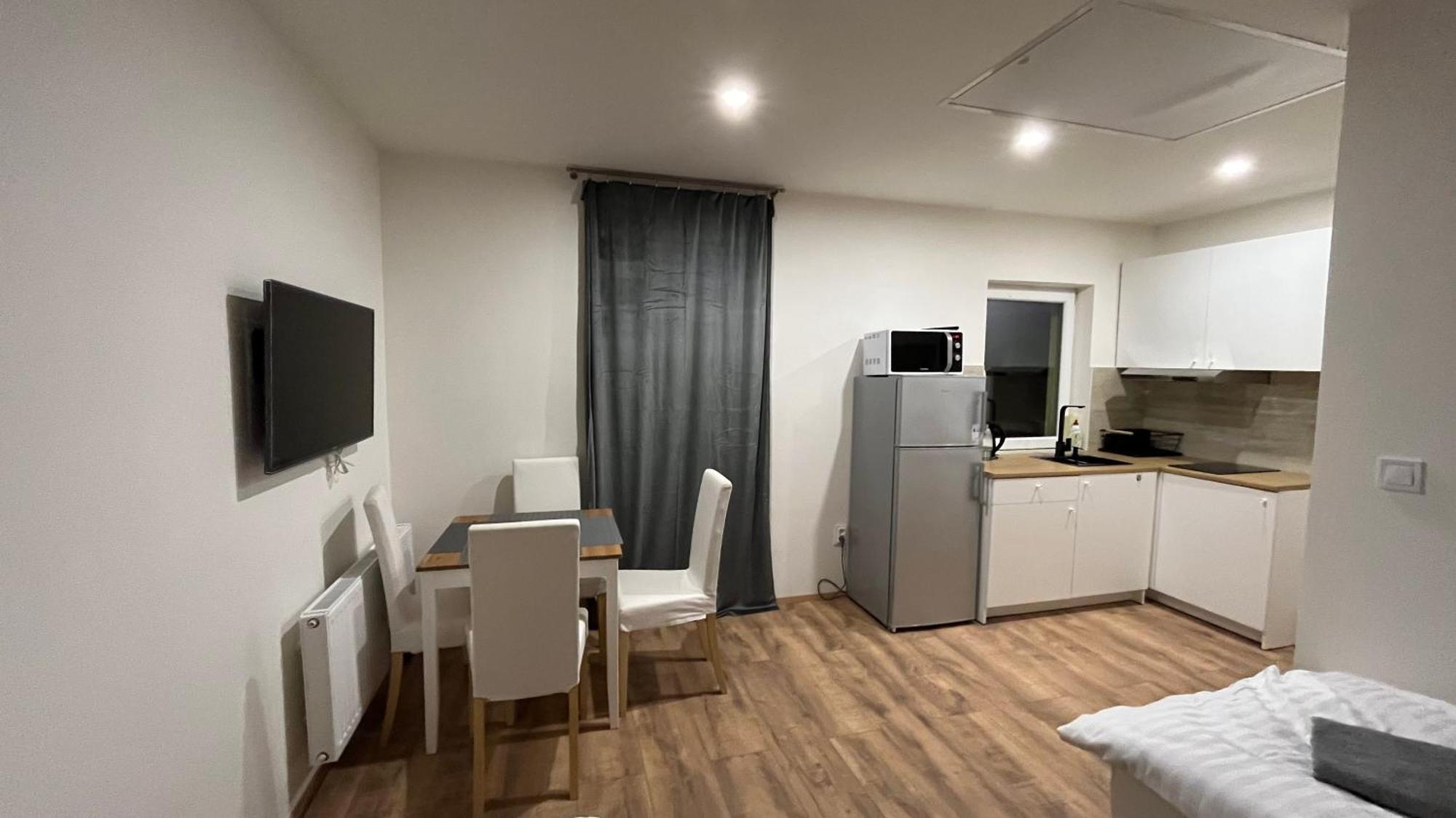 Apartment Golden Prague 78 Vestec  Extérieur photo